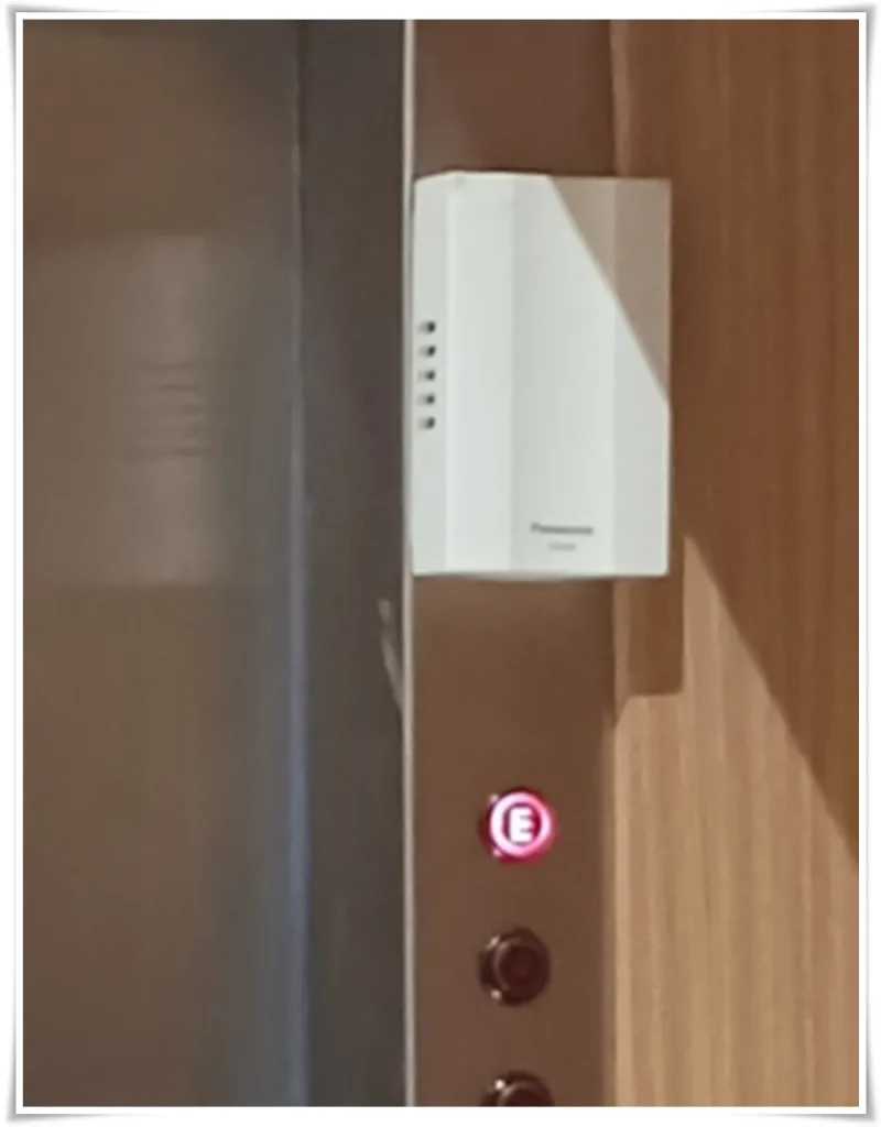 Pembuatan Lift Makanan 4 Lantai – 200 kg (Rawalumbu, Bekasi) 6 Panel tombol 1–2–3–4 dan E (Emergency/Stop) dengan buzzer – Rawalumbu